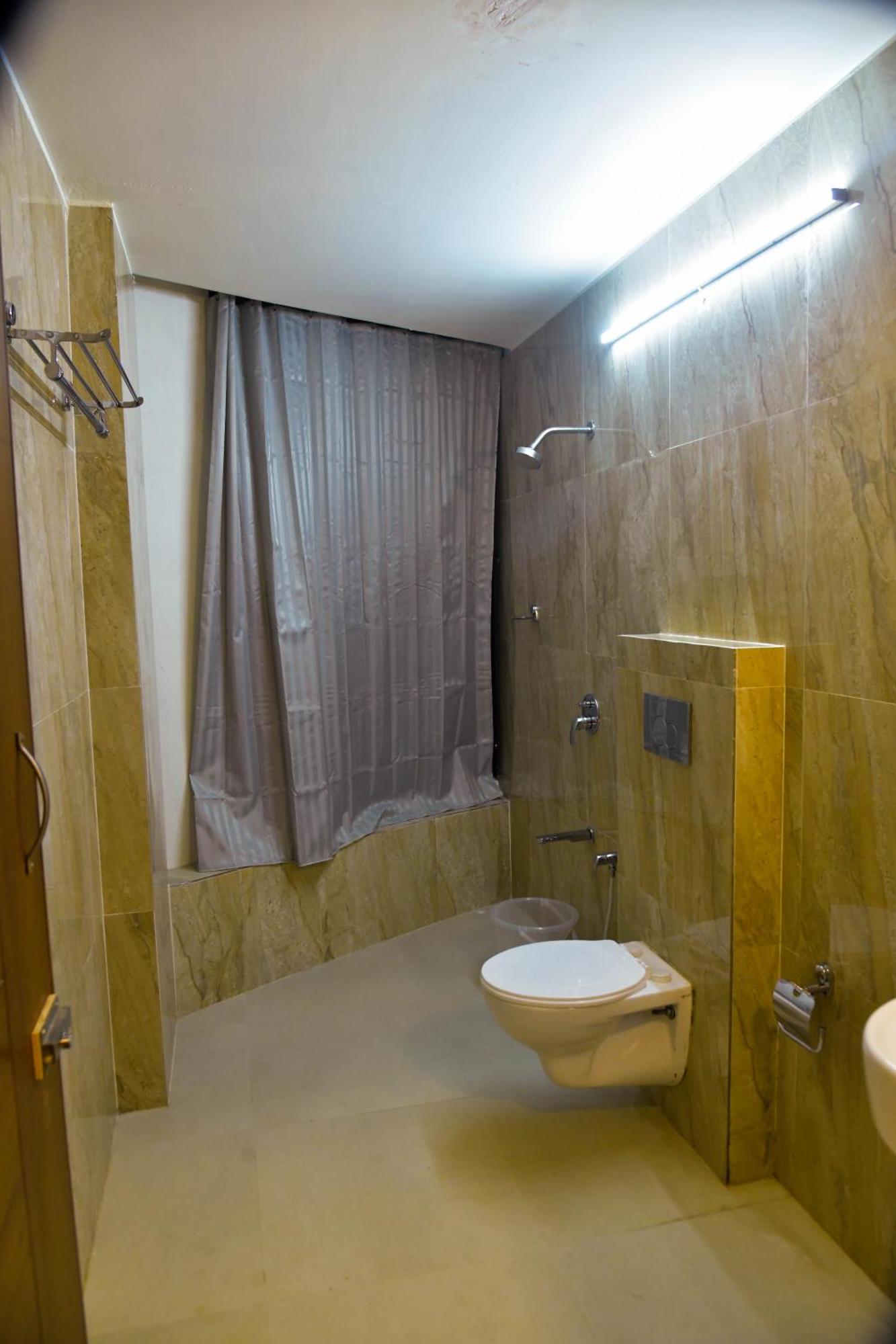 Hotel Ashooka Inn 간디나가르 외부 사진
