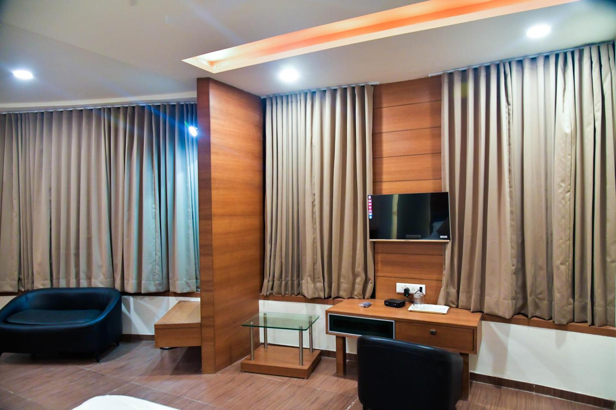 Hotel Ashooka Inn 간디나가르 외부 사진
